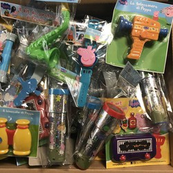 100 Stuks - Peppa Pig MIX Uitdeelcadeautjes - Peppa Pig Speelgoed Traktatie - Trakteren Kado's voor Kinderfeestje