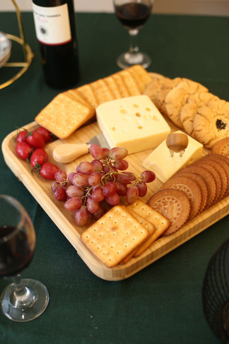 Decopatent® Kaasplank Set met 4-delige Kaas Messenset - Bamboe Kaasplankje met Lade - Kaas Serveerplank hout Inclusief messen - 