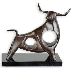 A BRONZE SCULPTURE OF A STANDING BULL ON A MARBLE BASE