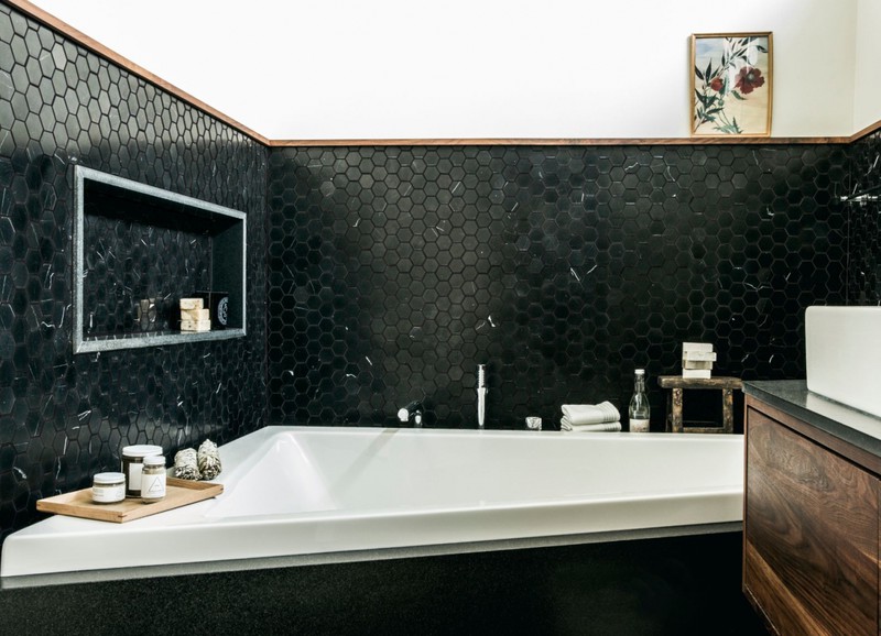 Inspiratie: de mooiste zwarte badkamers