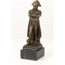 EEN BRONZEN SCULPTUUR VAN NAPOLEON