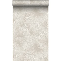 Origin Wallcoverings behang 3D-motief bladeren warm grijs - 50 x 900 cm - 348005