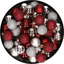 Kleine kunststof kerstversiering 40x stuks set en 3 cm kerstballen in het zilver en donkerrood - Kerstbal