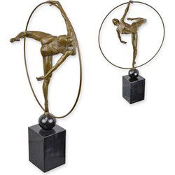 BRONZEN BEELD VAN EEN HOEPELDANSER