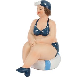 Home decoratie beeldje dikke dame zittend - donkerblauw badpak - 11 cm - Beeldjes