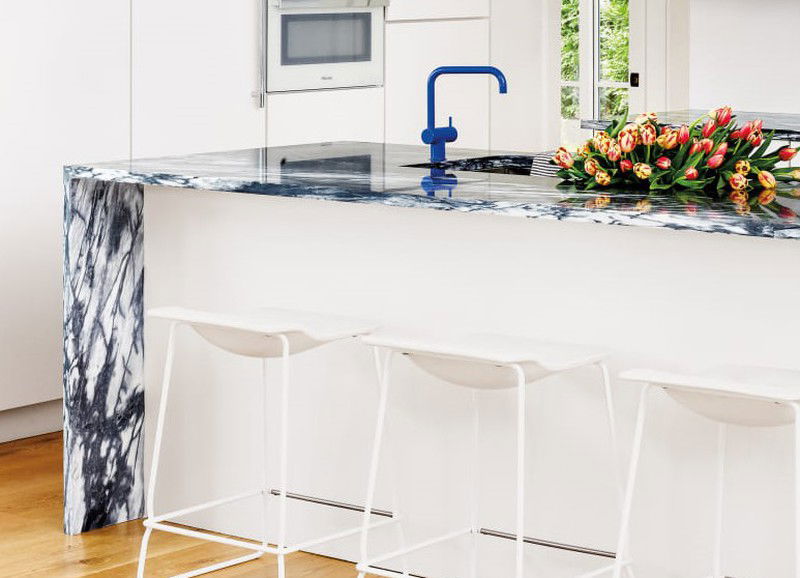 Trend gespot: blauw marmeren keukenbladen