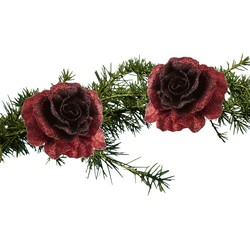 2x stuks kerstboomversiering bloemen op clip donkerrood glitter 10 cm - Kersthangers