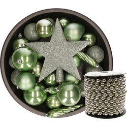 Kunststof kerstballen 33x st groen met piek en kralenslinger zilver - Kerstbal