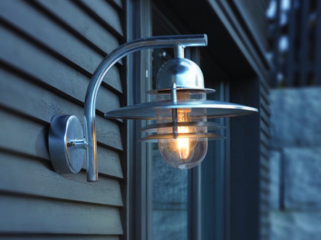16x industriële buitenlampen om je tuin of balkon meer sfeer te geven