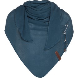 Knit Factory Lola Gebreide Omslagdoek - Driehoek Sjaal Dames - Petrol - 190x85 cm - Inclusief sierspeld