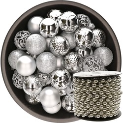 37x stuks kunststof kerstballen 6 cm inclusief kralenslinger zilver - Kerstbal