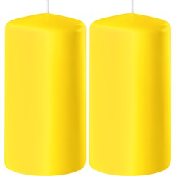 2x Kaarsen geel 6 x 15 cm 58 branduren sfeerkaarsen - Stompkaarsen