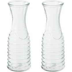 2x stuks karaffen/schenkkannen 1 liter van ribbel glas met uitlopende hals - Schenkkannen