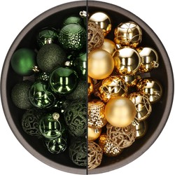 74x stuks kunststof kerstballen mix van goud en donkergroen 6 cm - Kerstbal