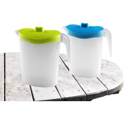 2x stuks waterkan/sapkan/limonadekan karaf deksel 1.5 liter kunststof groen/blauw - Schenkkannen