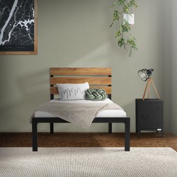 Bedframe eenpersoonsbed 90x200cm van metaal in zwart met houten hoofdbord en lattenbodem ML design