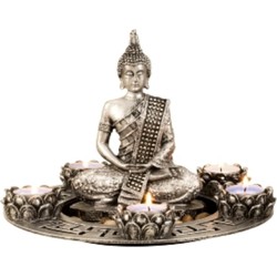 Boeddha beeldje met 5 kaarshouders op schaal - kunststeen - zilver - 27 x 20 cm - deco artikel - Beeldjes