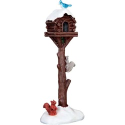 Rustic birdhouse raid