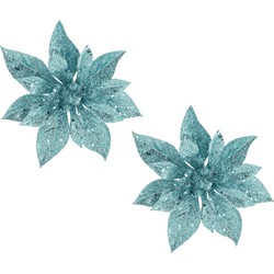 2x stuks decoratie bloemen kerstster ijsblauw glitter op clip 15 cm - Kunstbloemen