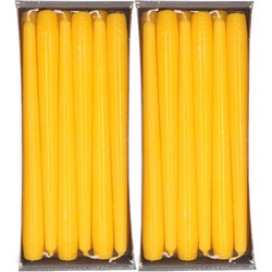 24x Lange kaarsen geel 25 cm 8 branduren dinerkaarsen/tafelkaarsen - Dinerkaarsen