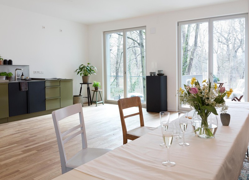 Shop the look: modern appartement met groene keuken