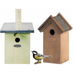 Voordeelset van 2x stuks houten vogelhuisjes/nestkastjes groen en houtkleur - Vogelhuisjes