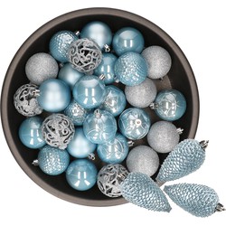 43x stuks kunststof kerstballen en dennenappel ornamenten lichtblauw - Kerstbal