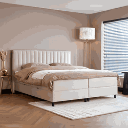 Boxspring bed met opbergruimte - 180x200 cm - Beige - Opbergbed - Wanda Inclusief 23 cm matras en topper HR- Koudschuim