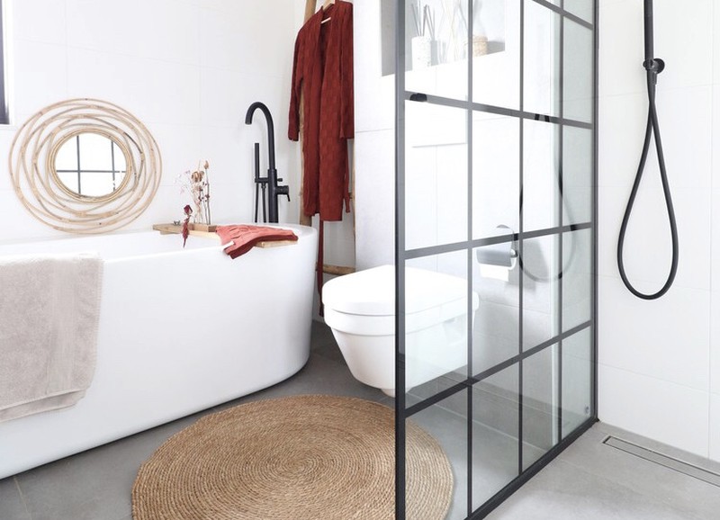 7 kleine badkamerstyling-foutjes waardoor je badkamer veel goedkoper oogt
