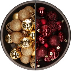 74x stuks kunststof kerstballen mix donkerrood en goud 6 cm - Kerstbal