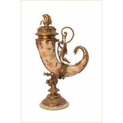 A BRONZE MOUNTED PORCELAIN CORNUCOPIA HORN