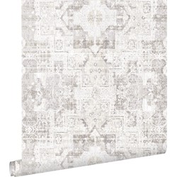 ESTAhome behang oosters kelim tapijt licht warm grijs - 53 cm x 10,05 m - 148654