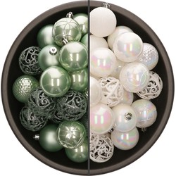 74x stuks kunststof kerstballen mix van mintgroen en parelmoer wit 6 cm - Kerstbal