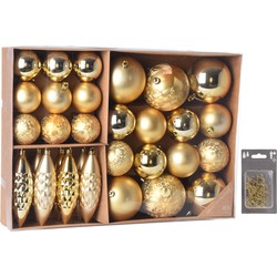 Kerstballen/ornamenten pakket 31x gouden kunststof mix incl. 50x ophanghaakjes - Kerstbal