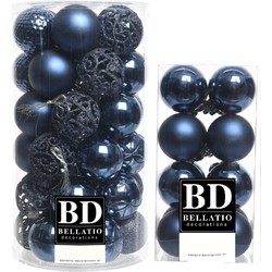 53x stuks kunststof kerstballen donkerblauw 6 en 8 cm mix - Kerstbal