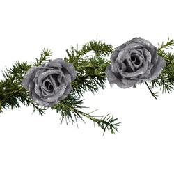 2x stuks kerstboomversiering bloemen op clip zilver en besneeuwd 9 cm - Kersthangers