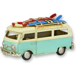 A TIN MODEL OF A SURFERS BUS