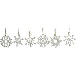 6x stuks witte houten sneeuwvlokken hangers - Kersthangers