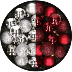 28x stuks kleine kunststof kerstballen bordeaux rood en zilver 3 cm - Kerstbal