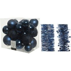 Kerstversiering kunststof kerstballen 6-8-10 cm met folieslingers pakket donkerblauw van 28x stuks - Kerstbal