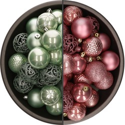 74x stuks kunststof kerstballen mix van mintgroen en oudroze 6 cm - Kerstbal