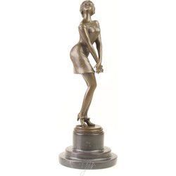 Bronzen beeld genaamd "pensive"