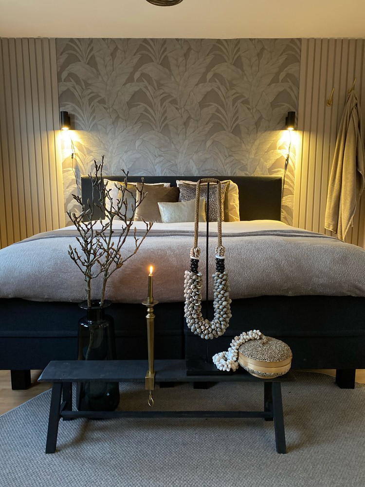 slaapkamer luxe uitstraling goud behang