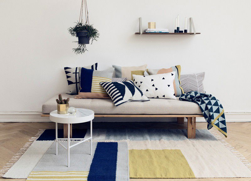 Trend: Kussens met grafische print om de bank op te fleuren