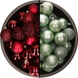 74x stuks kunststof kerstballen mix van mintgroen en donkerrood 6 cm - Kerstbal