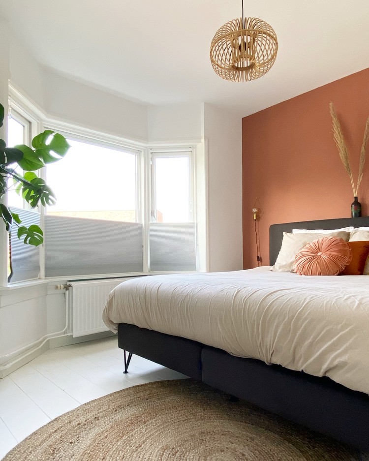 slaapkamer met plisségordijnen