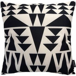 Black Triangles | 45 x 45 cm | Kussenhoes | Katoen/Linnen