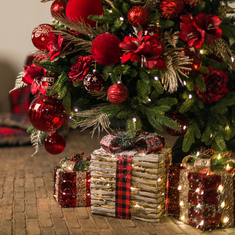 kerstboom-rood-ornamenten