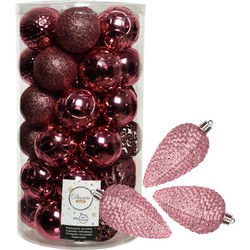 43x stuks kunststof kerstballen en dennenappel ornamenten lippenstift roze - Kerstbal