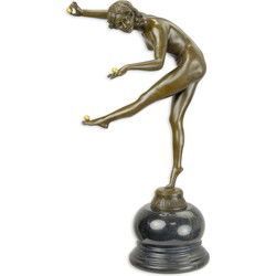 EEN BRONZEN BEELD GENAAMD "DE BEDRIEGSTER"